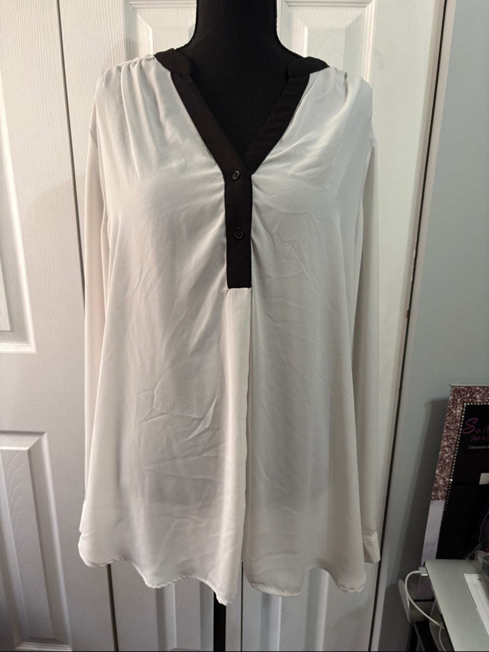 Jules & Leopold White Tunic Blouse with Black Trim